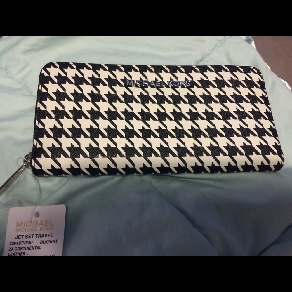 ✨Michael Kors Wallet✨